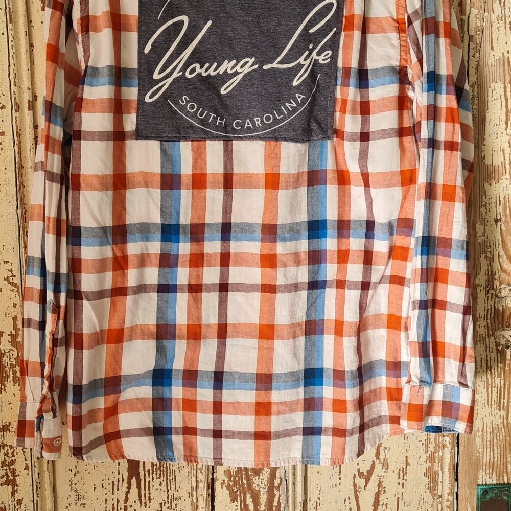 unique Flannel with patch on the back XL